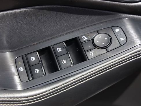 Used 2022 Nissan Rogue SV w/ SV Premium Package FWD image 15