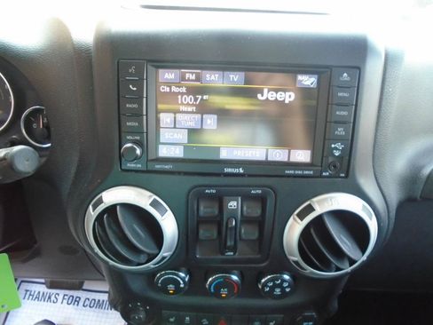 Used 2014 Jeep Wrangler Unlimited Rubicon AWD/4WD image 14