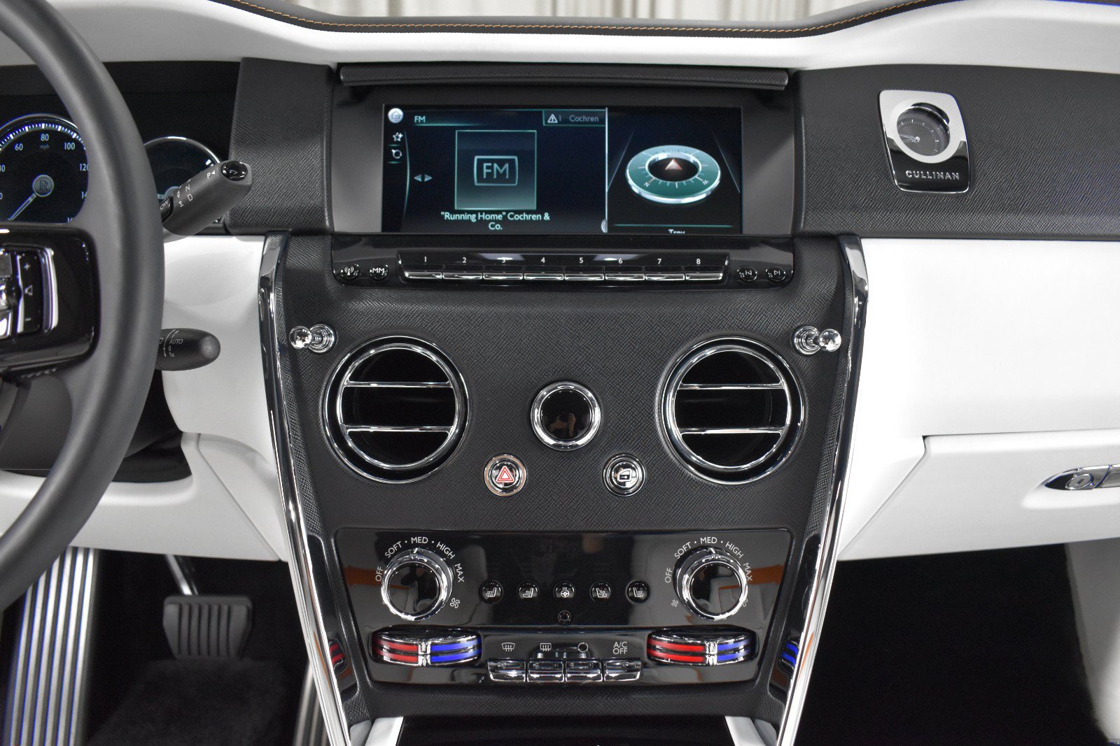 Certified 2023 Rolls-Royce Cullinan AWD/4WD image 26