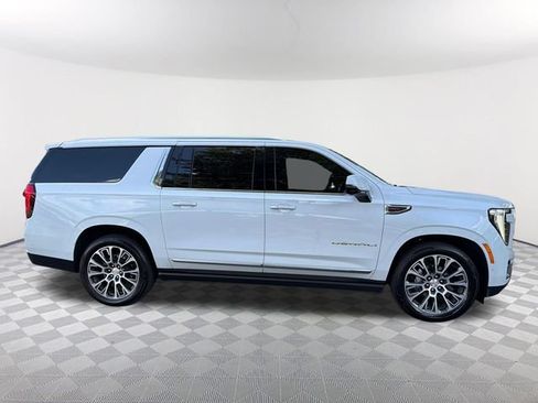 Used 2026 GMC Yukon XL Denali w/ Sun & Power Step Package RWD image 4