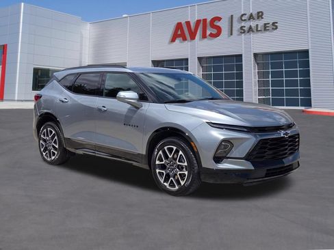 Used 2025 Chevrolet Blazer RS FWD image 3