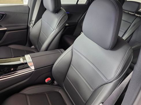 New 2026 Mercedes-Benz GLC 300 image 8