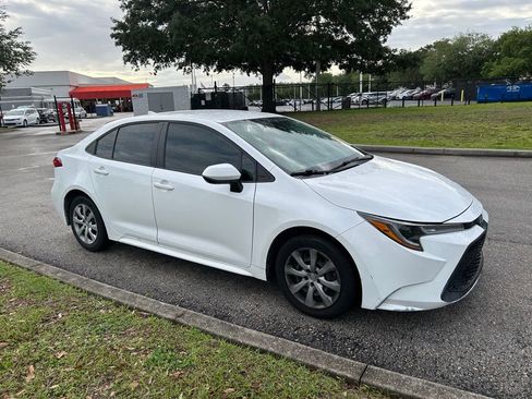 Used 2022 Toyota Corolla LE image 7