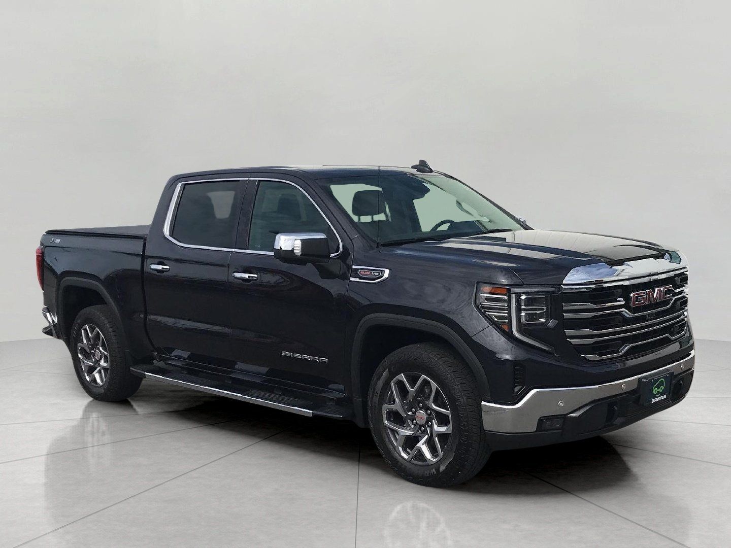 Certified 2023 GMC Sierra 1500 SLT w/ SLT Premium Package AWD/4WD image 3