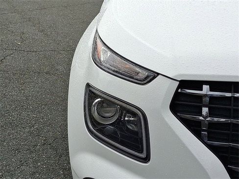 Certified 2023 Hyundai Venue Limited w/ Cargo Package image 28