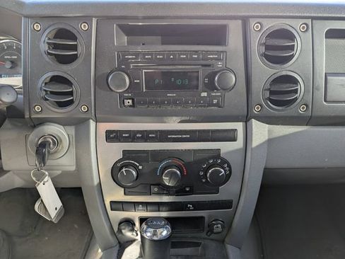 Used 2007 Jeep Commander Sport AWD/4WD image 3