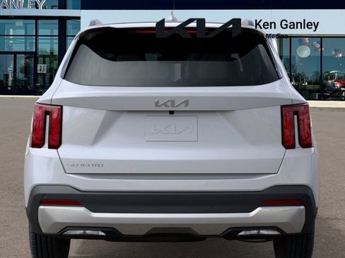 New 2026 Kia Sorento S w/ S Panoramic Sunroof Package FWD image 13