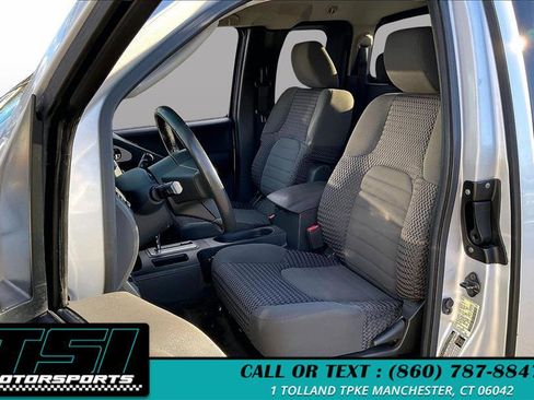 Used 2011 Nissan Frontier SV w/ SV Premium Utility Pkg image 26