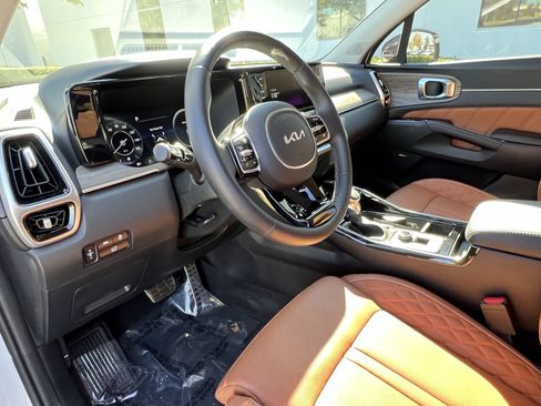 Used 2023 Kia Sorento SX Prestige image 17