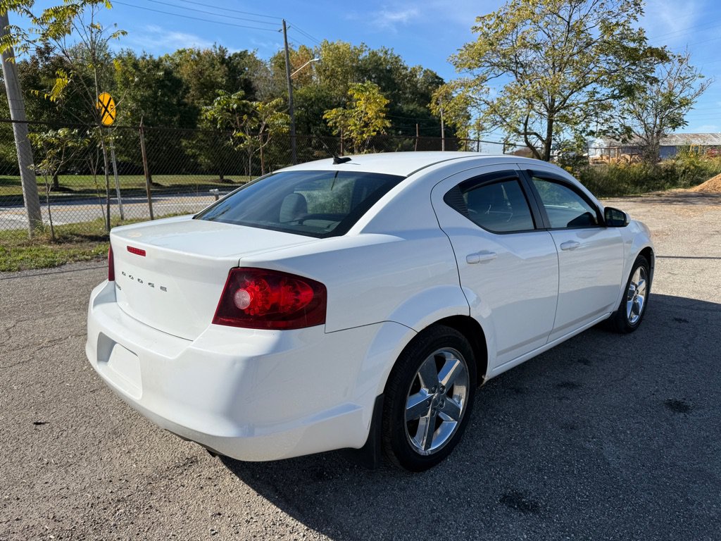 Used 2011 Dodge Avenger Mainstreet FWD image 3