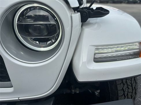 Used 2022 Jeep Wrangler Unlimited Sahara w/ Cold Weather Group image 9