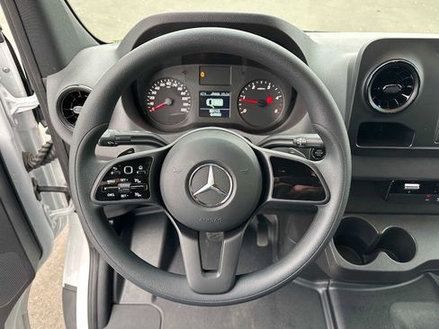 Used 2023 Mercedes-Benz Sprinter 3500 image 24