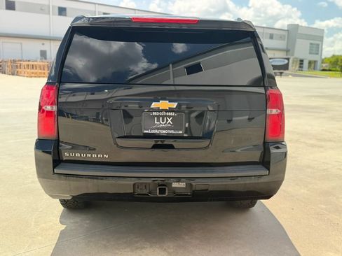 Used 2020 Chevrolet Suburban LT RWD image 9