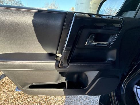 Used 2022 Toyota 4Runner TRD Off-Road Premium image 22