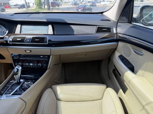 Used 2012 BMW 550i Gran Turismo xDrive w/ Driver Assistance Pkg AWD/4WD image 20