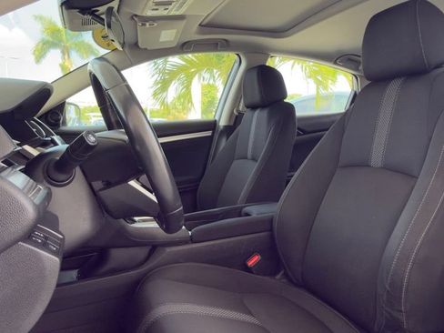Used 2019 Honda Civic EX image 4