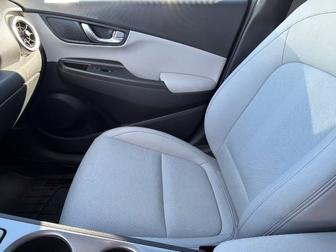 Used 2022 Hyundai Kona Limited image 12
