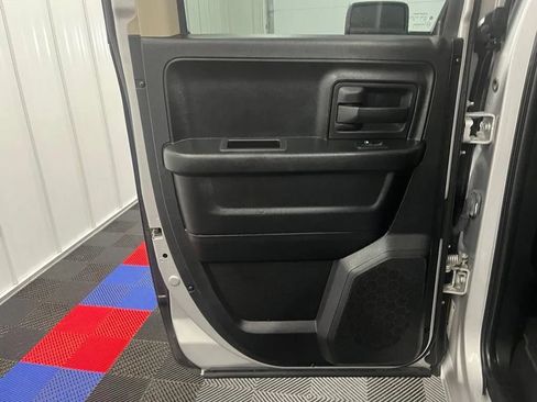 Used 2018 RAM 1500 Express AWD/4WD image 14