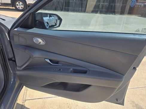 Used 2021 Hyundai Elantra SEL FWD image 20