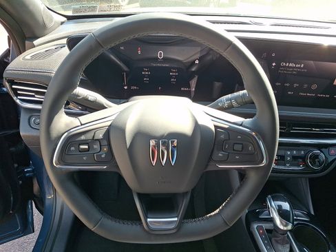 Used 2024 Buick Envista Sport Touring w/ Convenience I Package FWD image 19