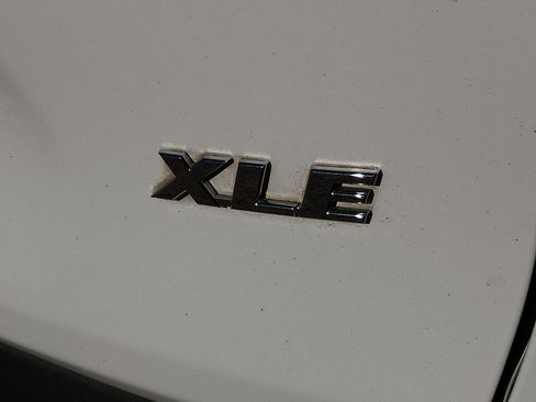 Used 2024 Toyota RAV4 XLE w/ Convenience Package image 9