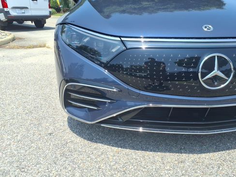 Used 2023 Mercedes-Benz EQS 580 4MATIC Sedan w/ Manufactur Interior Package image 3