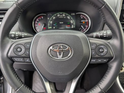 Used 2023 Toyota RAV4 XLE Premium image 18