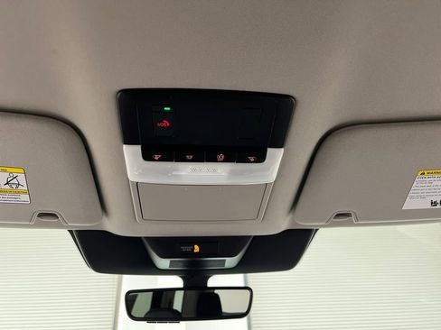 Used 2025 Nissan Pathfinder SL image 64