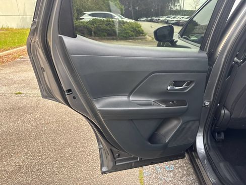 Used 2025 Nissan Kicks SV FWD image 21