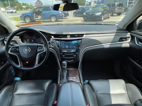 Used 2014 Cadillac XTS w/ Rear Seat Comfort Package image 16