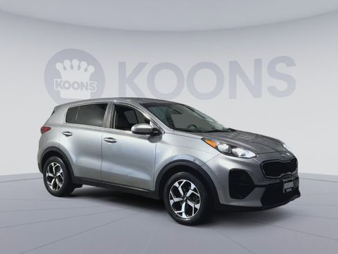 Used 2020 Kia Sportage LX FWD image 2