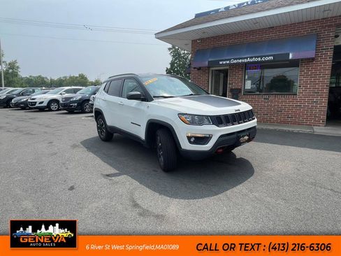 Used 2020 Jeep Compass Trailhawk image 3