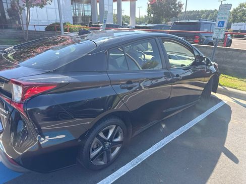 Used 2019 Toyota Prius Limited FWD image 3