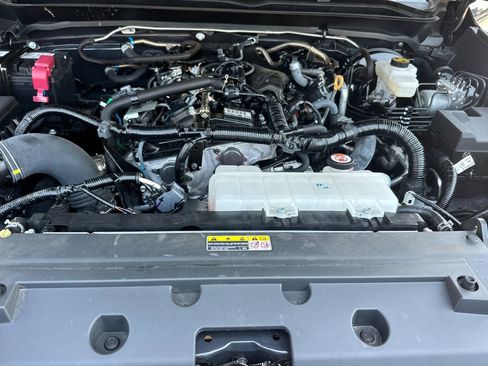 Certified 2025 Toyota Tacoma SR5 AWD/4WD image 34