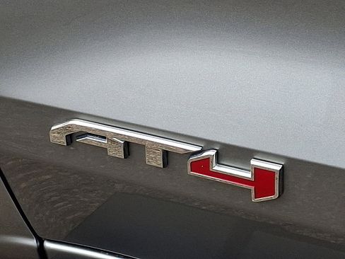 Used 2023 GMC Canyon AT4 image 30