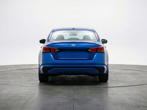 Used 2025 Nissan Altima 2.5 SV image 7