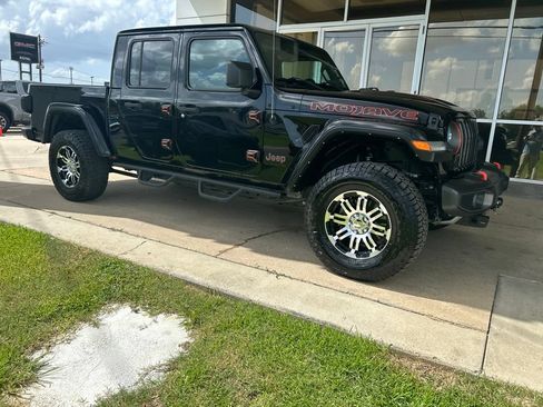 Used 2022 Jeep Gladiator Mojave w/ LED Lighting Group AWD/4WD image 2