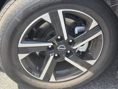 Used 2025 Nissan Sentra SV FWD image 6