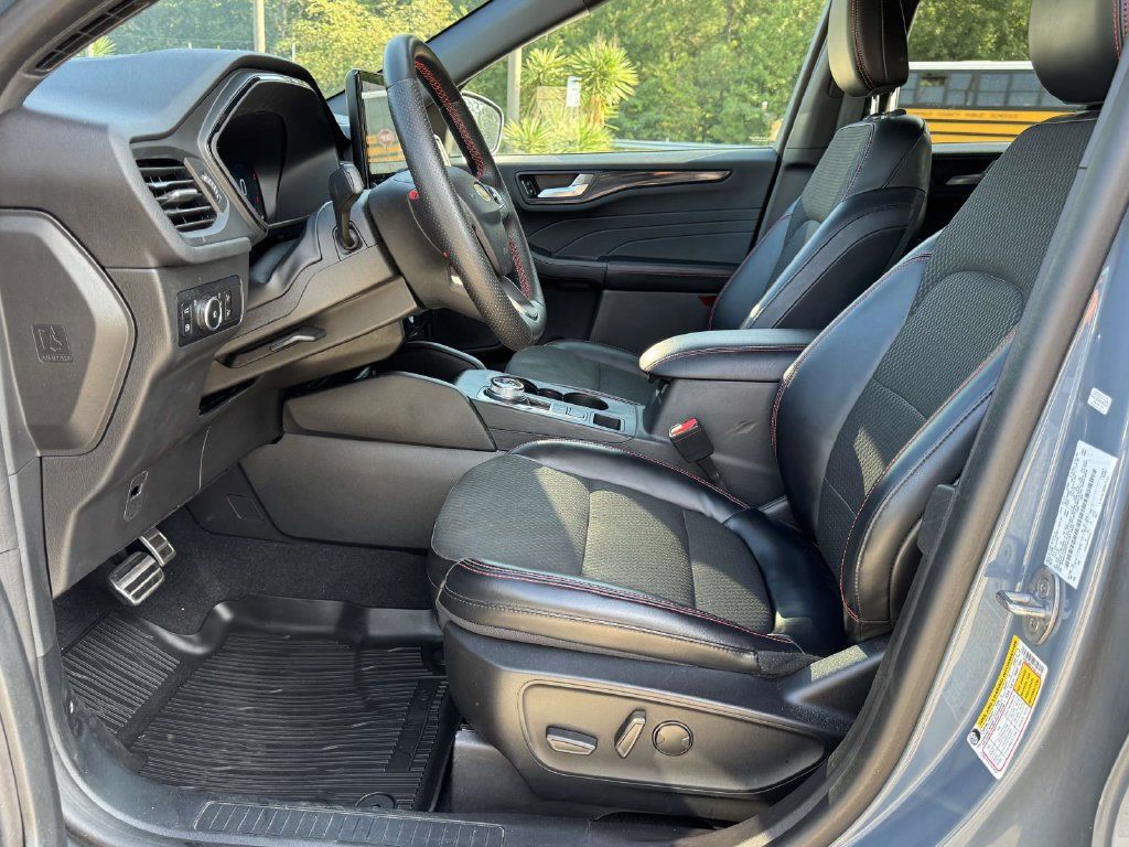 Used 2023 Ford Escape ST-Line Elite AWD/4WD image 20