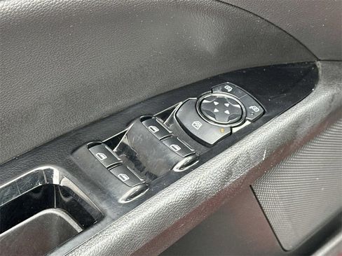 Used 2014 Ford Fusion SE w/ Equipment Group 202A image 16