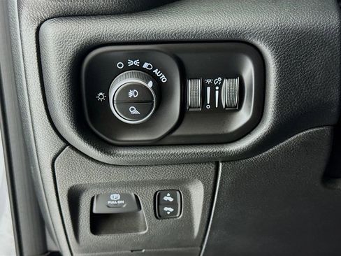Used 2019 RAM 1500 Laramie w/ Bed Utility Group AWD/4WD image 10