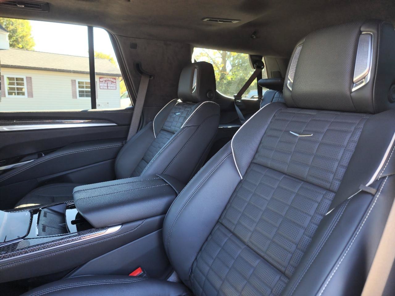Used 2025 Cadillac Escalade V AWD/4WD image 34