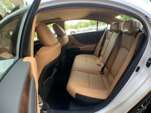 Used 2025 Lexus ES 300h ES 300h image 23