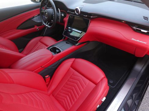 Used 2024 Maserati GranTurismo Trofeo AWD/4WD image 8