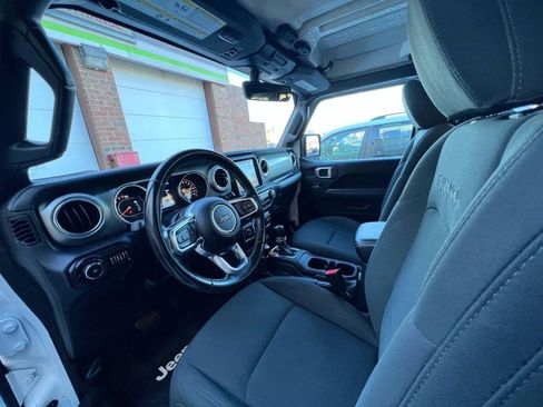 Used 2020 Jeep Wrangler Unlimited Sahara w/ Uconnect 4C Nav & Sound Group AWD/4WD image 12