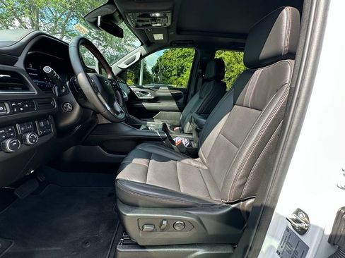 Used 2023 Chevrolet Tahoe RST w/ Luxury Package AWD/4WD image 17