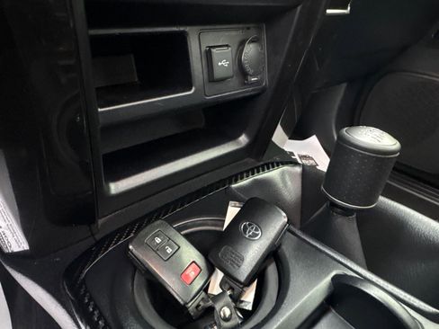 Used 2020 Toyota 4Runner TRD Off-Road Premium w/ TRD Performance Package image 25