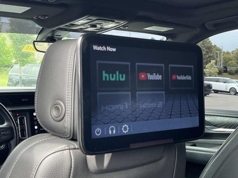 Used 2022 GMC Yukon Denali w/ Denali Ultimate Package AWD/4WD image 19