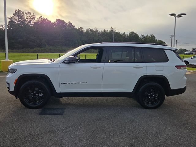 Used 2024 Jeep Grand Cherokee L Altitude RWD image 4
