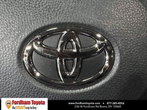 Used 2023 Toyota RAV4 LE AWD/4WD image 31